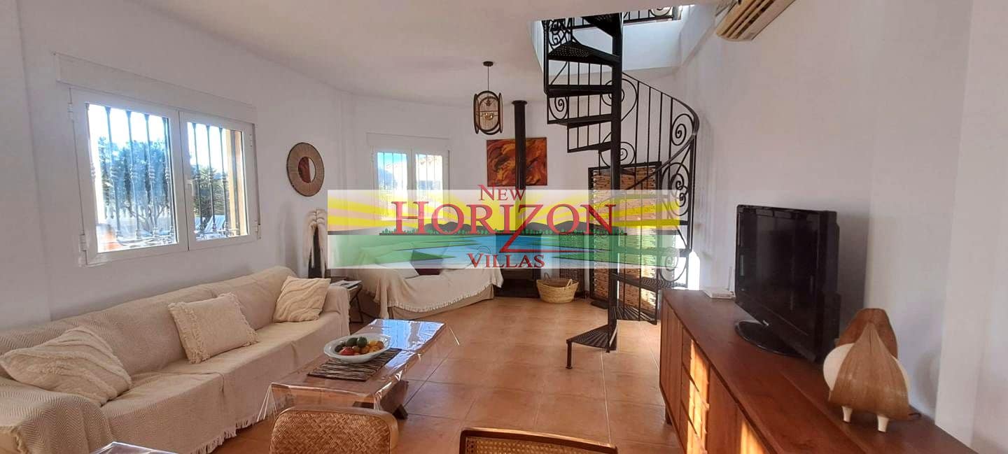 4 bedroom Villa for rent in Arboleas with pool garage - € 750 (Ref: 4160200)