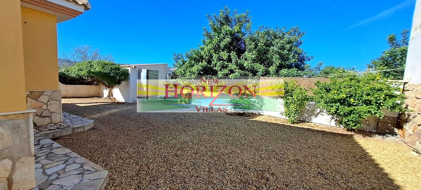 4 bedroom Villa for rent in Arboleas with pool garage - € 750 (Ref: 4160200)