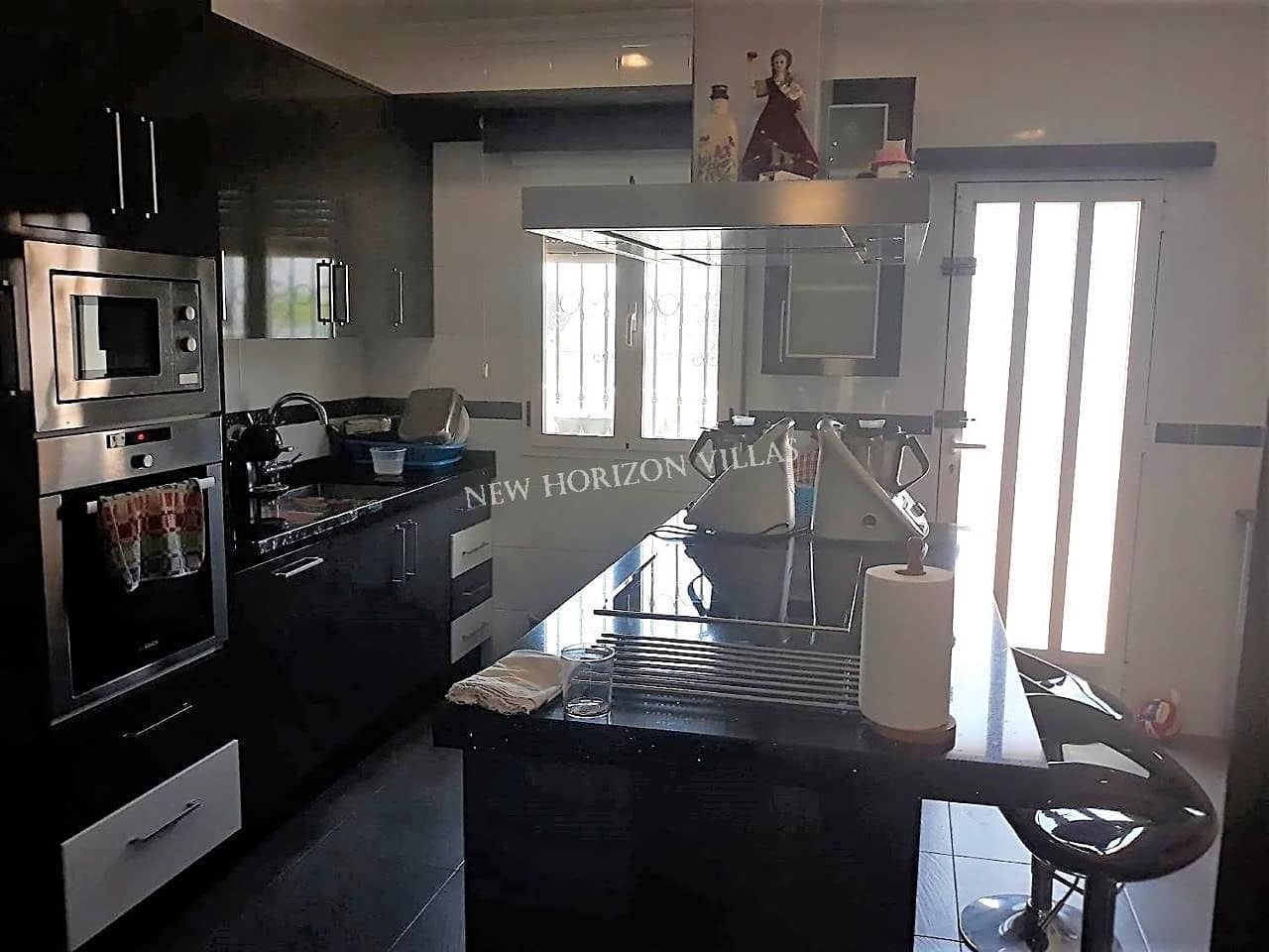 4 soveværelse Villa til salg i Huercal-Overa med swimmingpool garage - € 299.000 (Ref: 4625522)