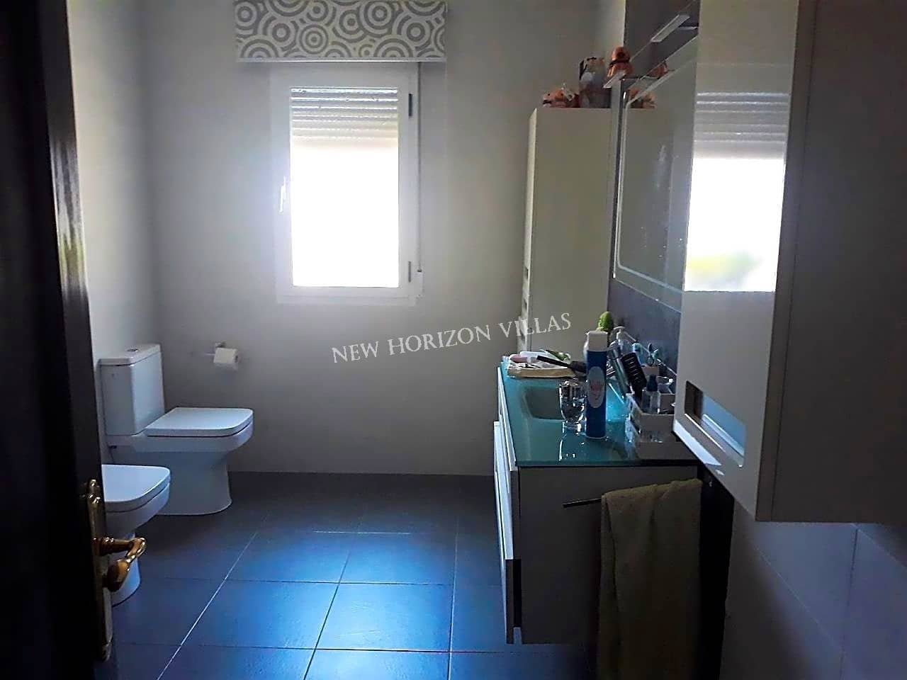 4 soveværelse Villa til salg i Huercal-Overa med swimmingpool garage - € 299.000 (Ref: 4625522)