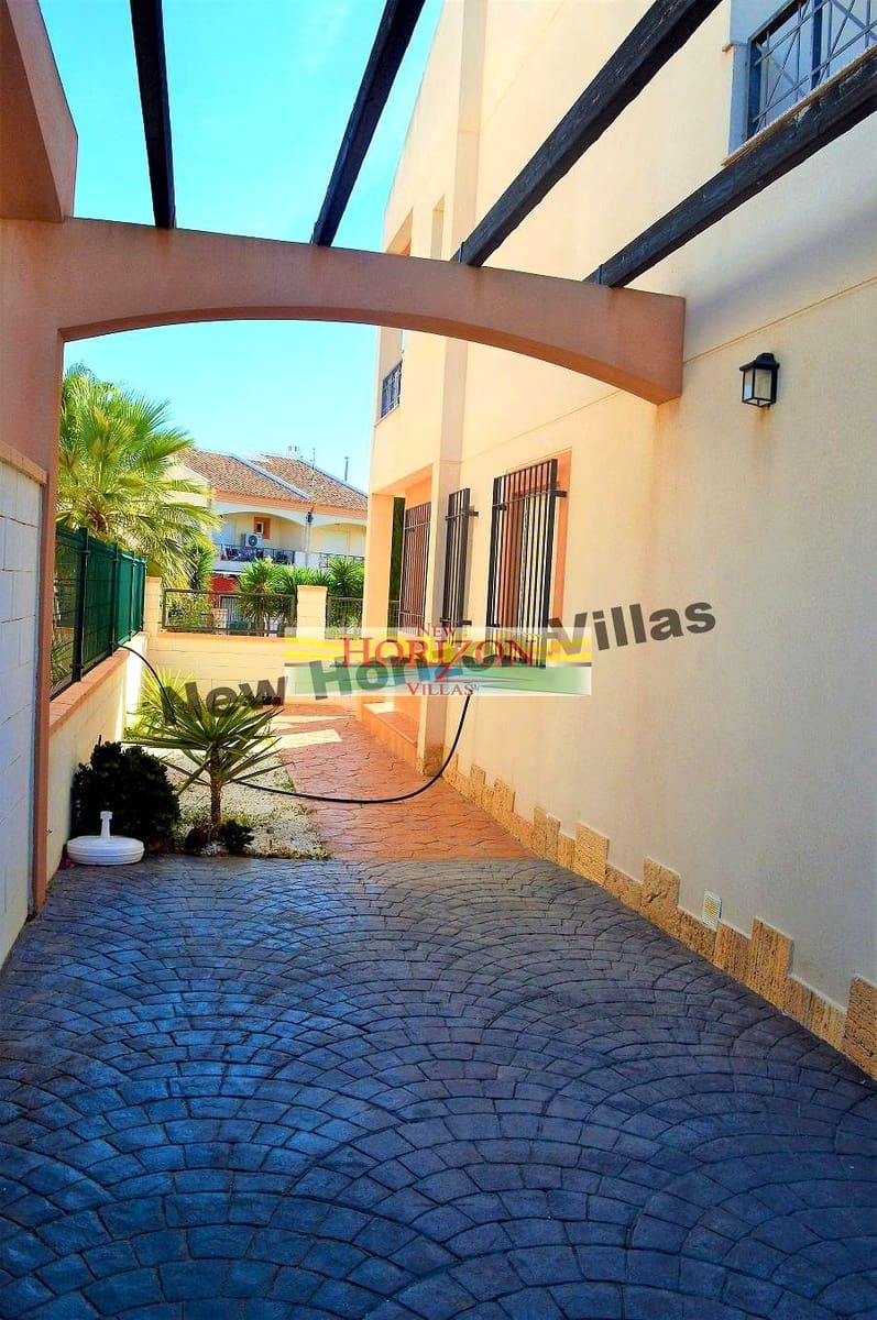3 bedroom Villa for rent in Zurgena with pool garage - € 500 (Ref: 4714844)