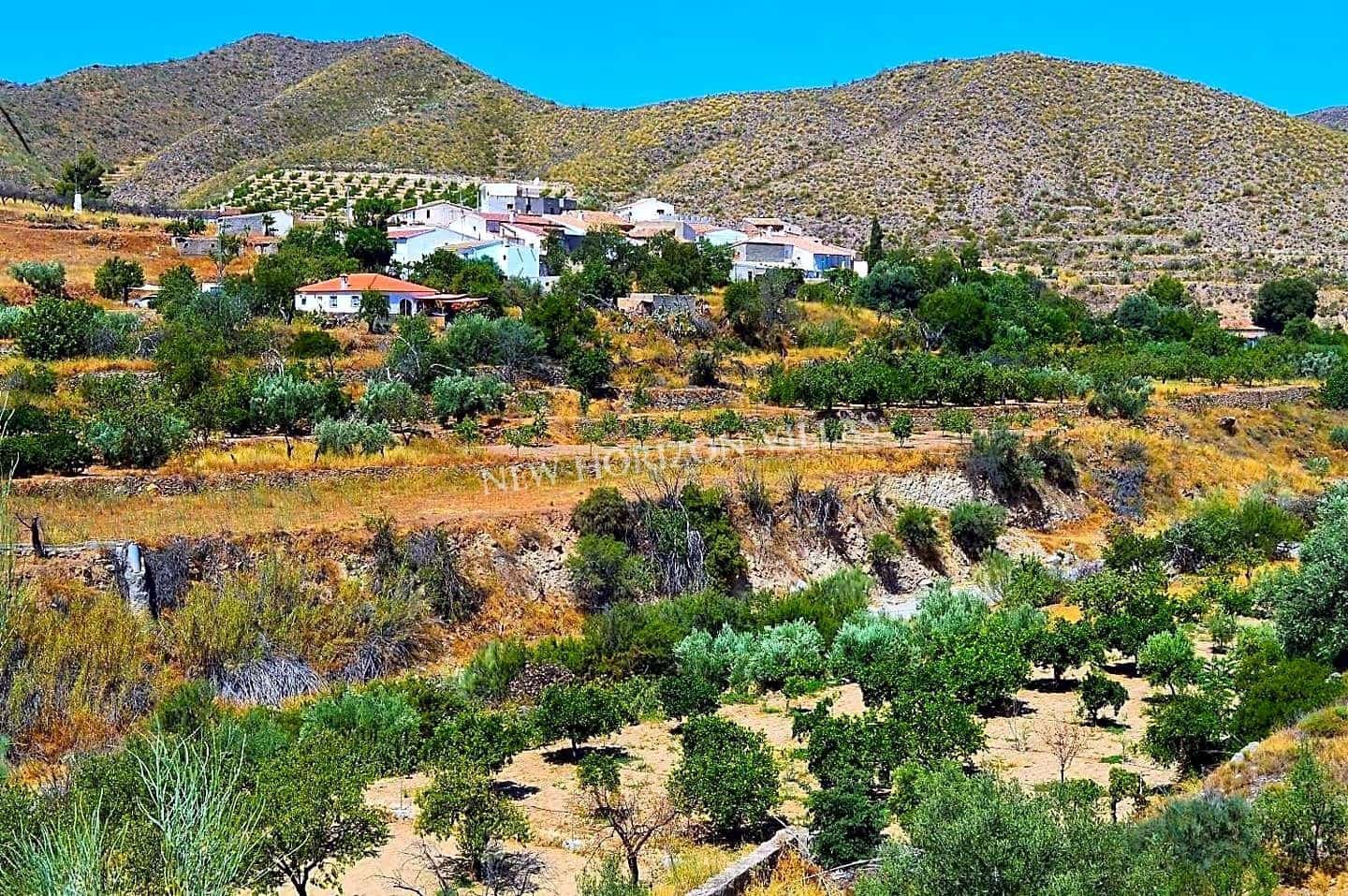 5 soveværelse Villa til salg i Cantoria med garage - € 89.990 (Ref: 4737178)