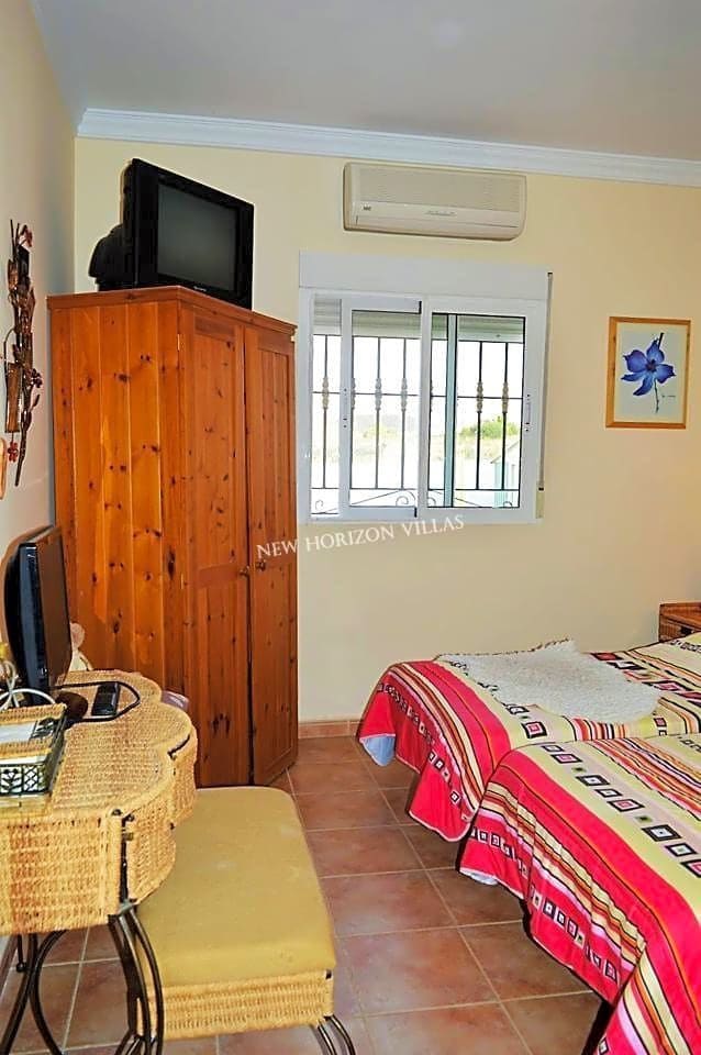 3 quarto Moradia para arrendar em Zurgena com piscina garagem - 700 € (Ref: 4812978)