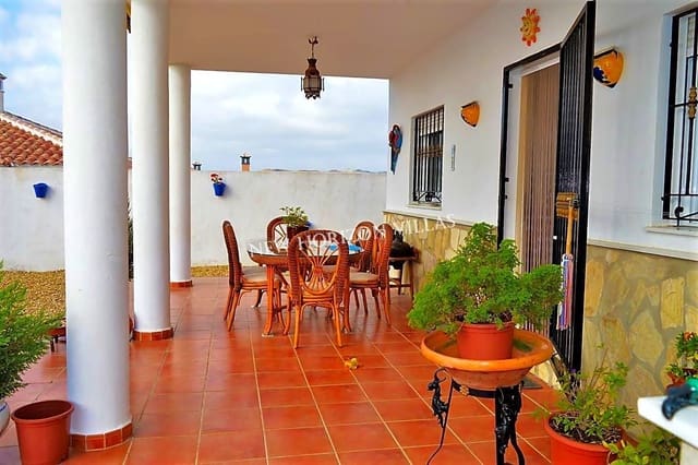 3 bedroom Villa for rent in Zurgena with pool garage - € 700 (Ref: 4812978)