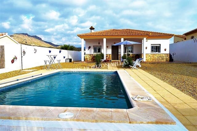 3 bedroom Villa for rent in Zurgena with pool garage - € 700 (Ref: 4812978)