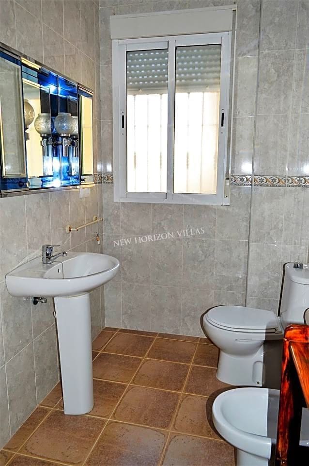 3 soverom Villa til leie i La Alfoquia - € 600 (Ref: 4826014)
