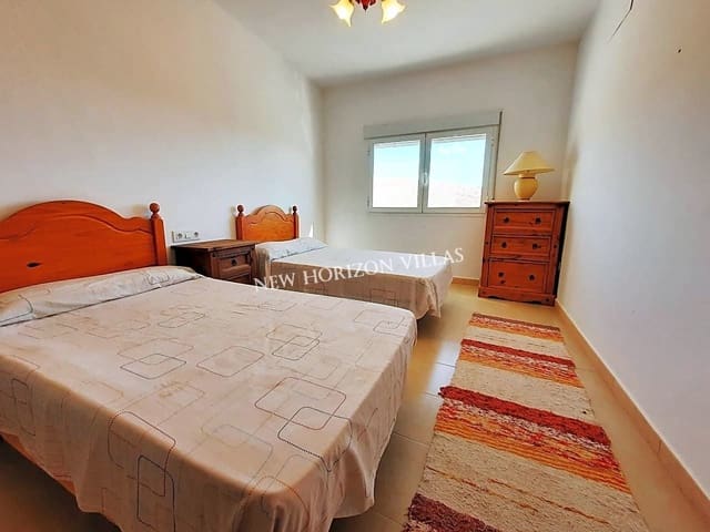 Chalet de 12 habitaciones en Zurgena en alquiler con piscina garaje - 1.400 € (Ref: 5169522)