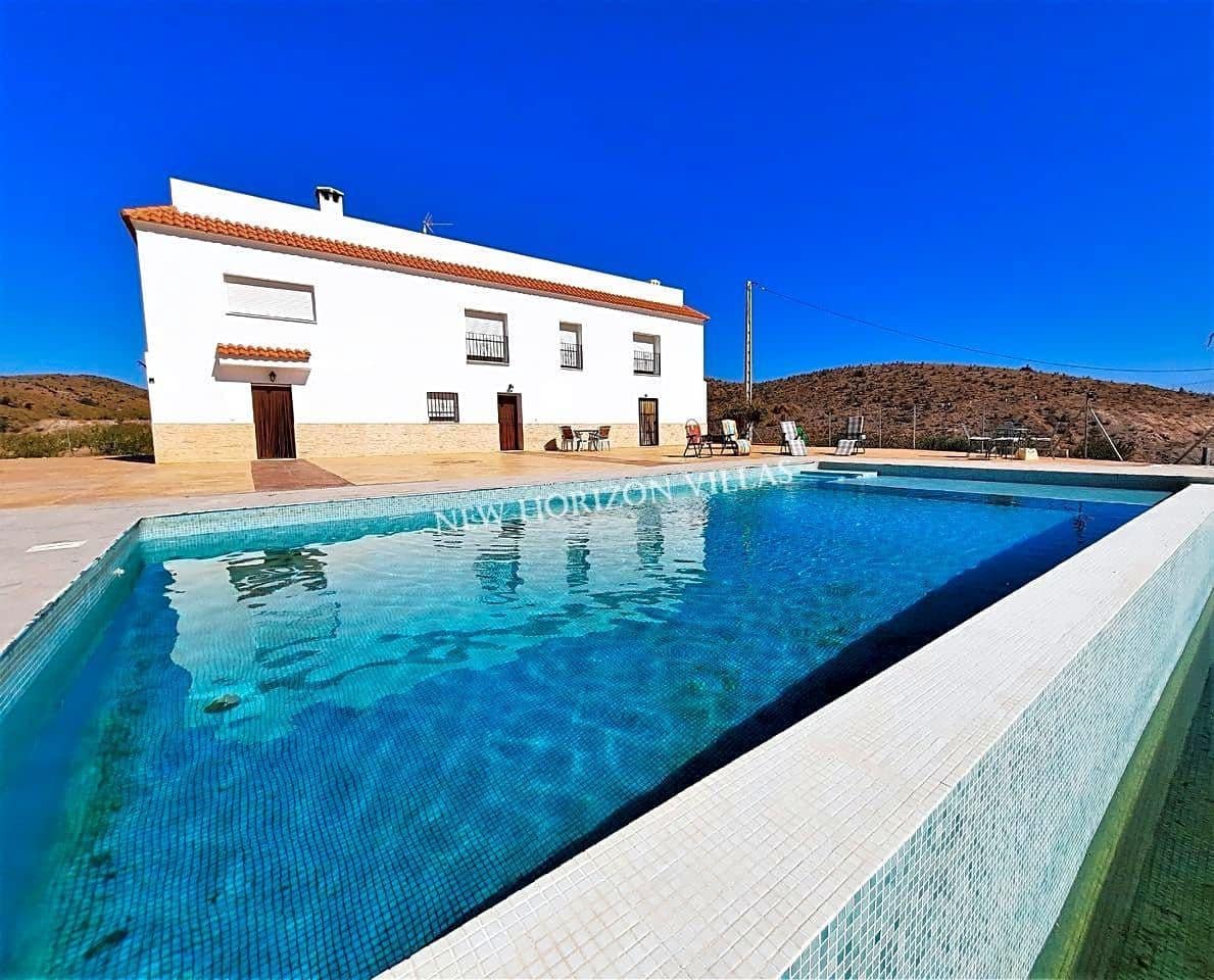 Chalet de 12 habitaciones en Zurgena en alquiler con piscina garaje - 1.400 € (Ref: 5169522)
