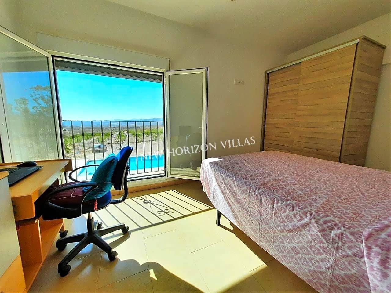 Chalet de 12 habitaciones en Zurgena en alquiler con piscina garaje - 1.400 € (Ref: 5169522)