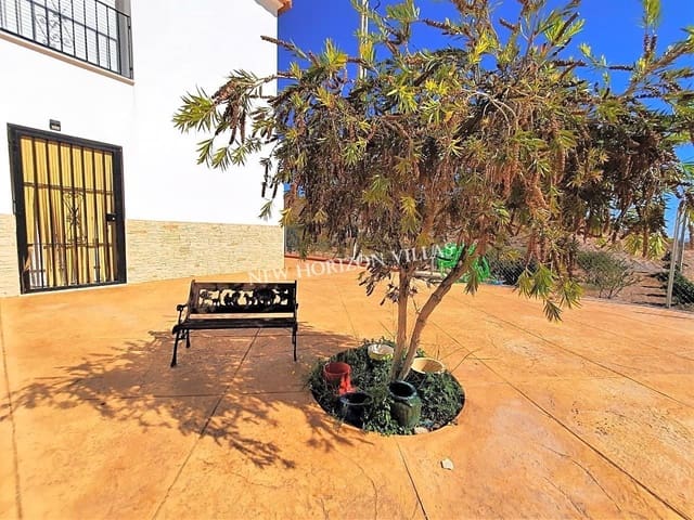 Chalet de 12 habitaciones en Zurgena en alquiler con piscina garaje - 1.400 € (Ref: 5169522)