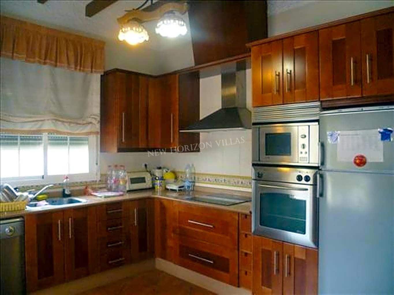 3 bedroom Villa for rent in Lubrin with pool garage - € 650 (Ref: 5516221)