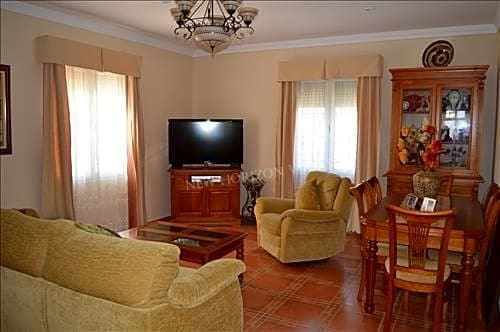 Chalet de 3 habitaciones en Los Carasoles, Zurgena en alquiler con piscina garaje - 750 € (Ref: 5523144)