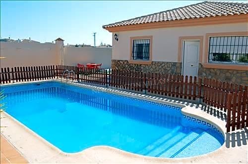 Chalet de 3 habitaciones en Los Carasoles, Zurgena en alquiler con piscina garaje - 750 € (Ref: 5523144)