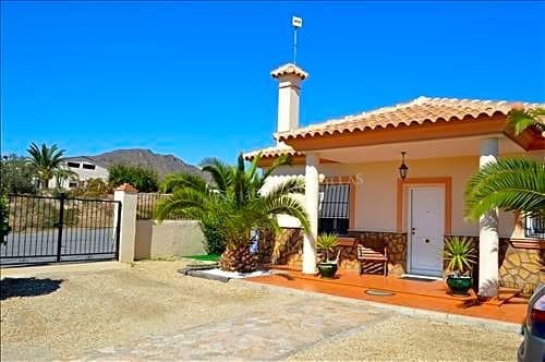 Chalet de 3 habitaciones en Los Carasoles en alquiler con piscina garaje - 750 € (Ref: 5523144)