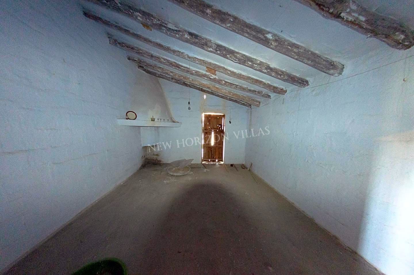 6 bedroom Finca/Country House for sale in Huercal-Overa - € 79,950 (Ref: 6033551)