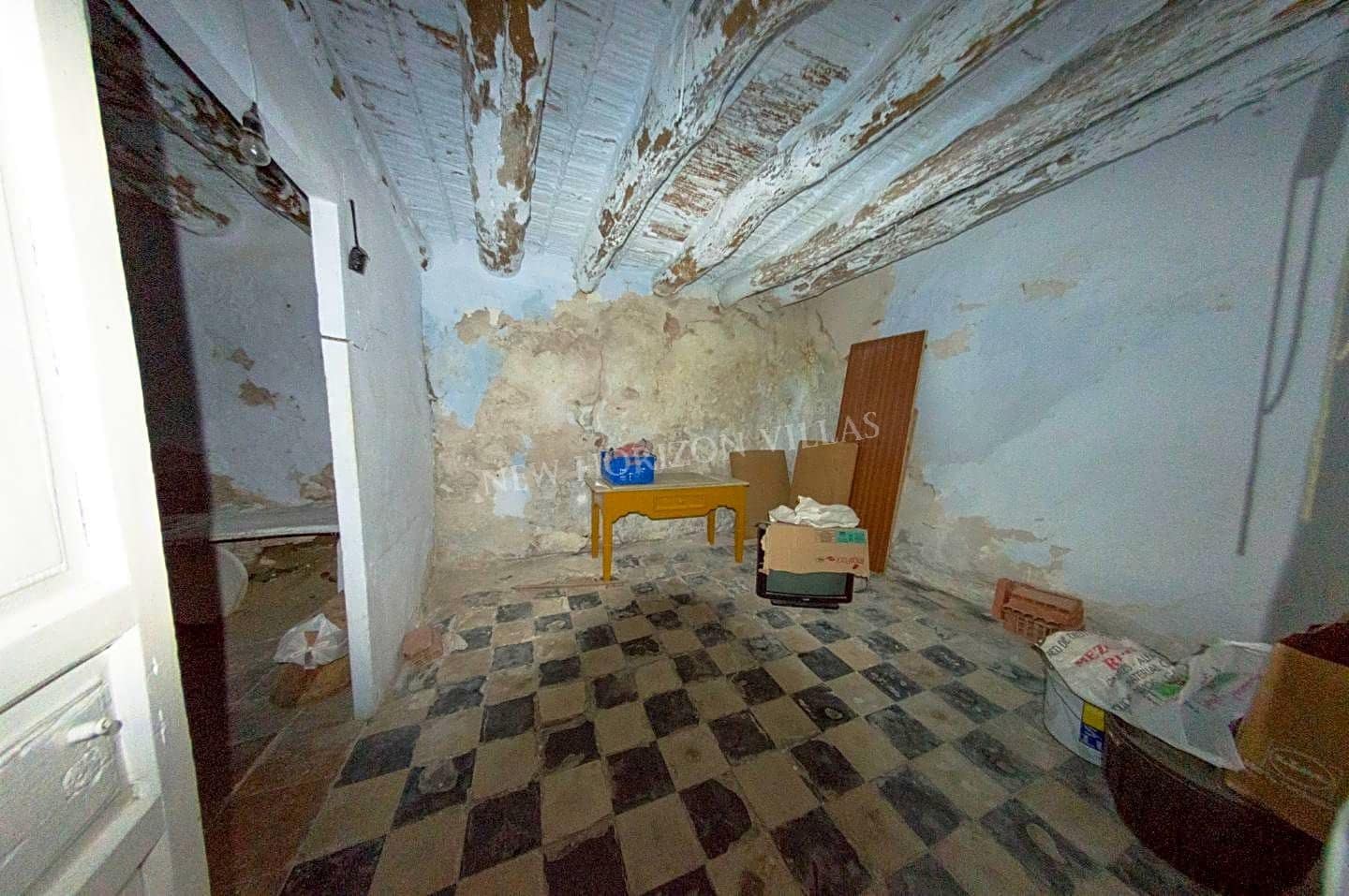 6 bedroom Finca/Country House for sale in Huercal-Overa - € 79,950 (Ref: 6033551)