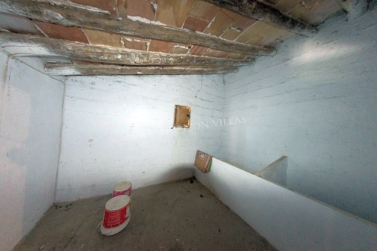 6 bedroom Finca/Country House for sale in Huercal-Overa - € 79,950 (Ref: 6033551)