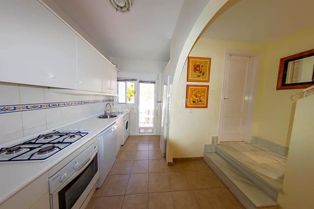 4 bedroom Villa for rent in Mojácar with pool garage - € 650 (Ref: 6256087)