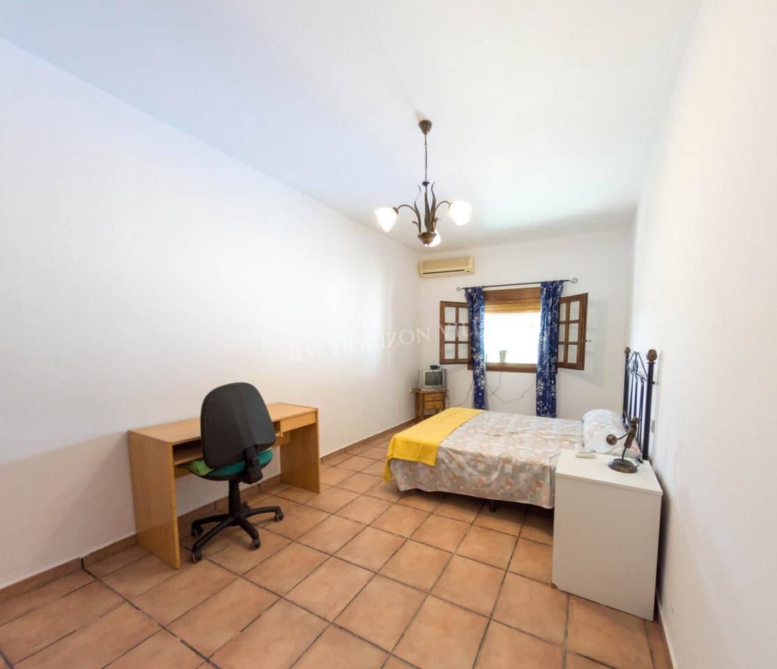 Chalet de 3 habitaciones en Arboleas en alquiler con piscina garaje - 900 € (Ref: 6293927)