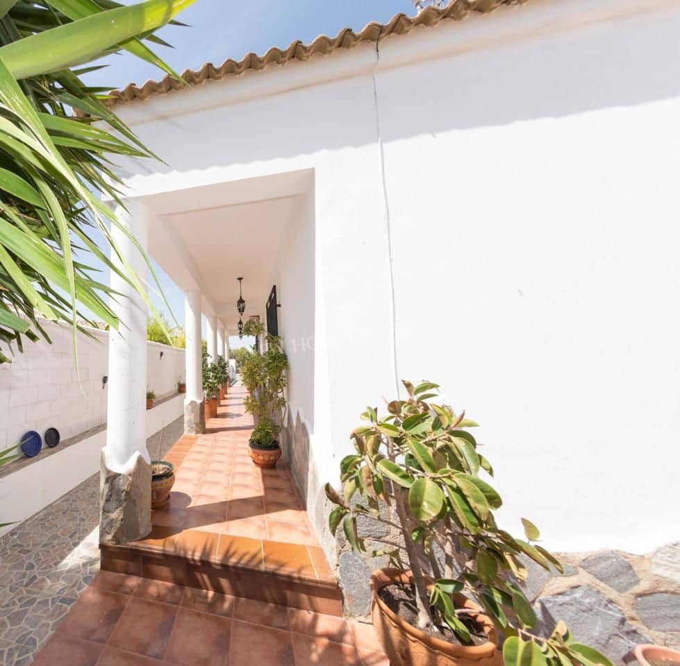 Chalet de 3 habitaciones en Arboleas en alquiler con piscina garaje - 900 € (Ref: 6293927)