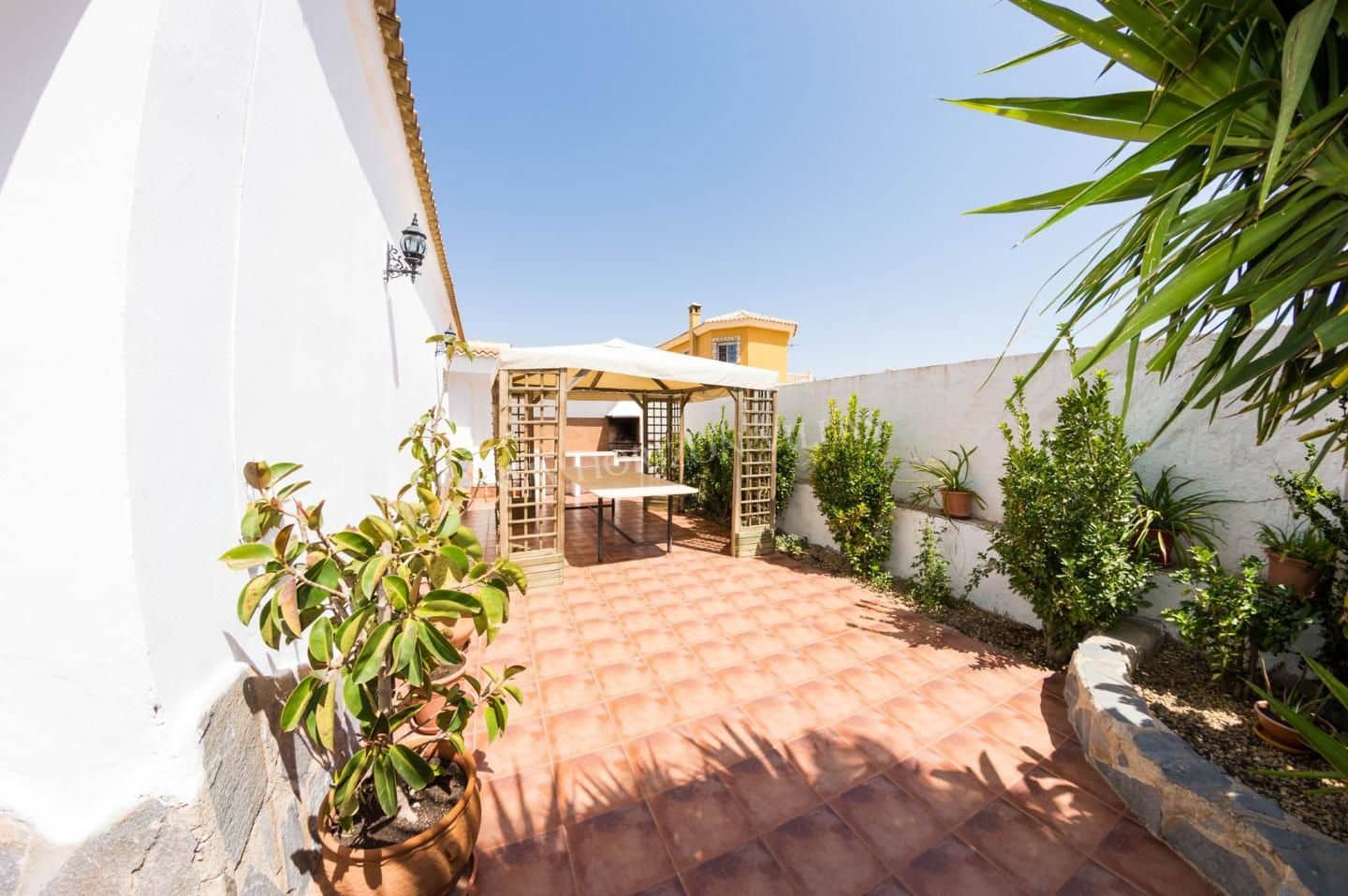 Chalet de 3 habitaciones en Arboleas en alquiler con piscina garaje - 900 € (Ref: 6293927)