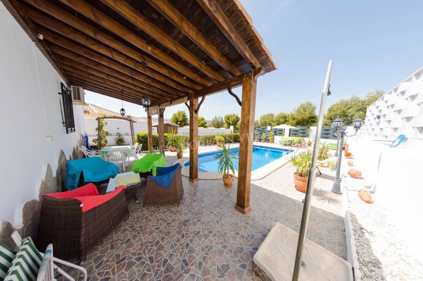 Chalet de 3 habitaciones en Arboleas en alquiler con piscina garaje - 900 € (Ref: 6293927)