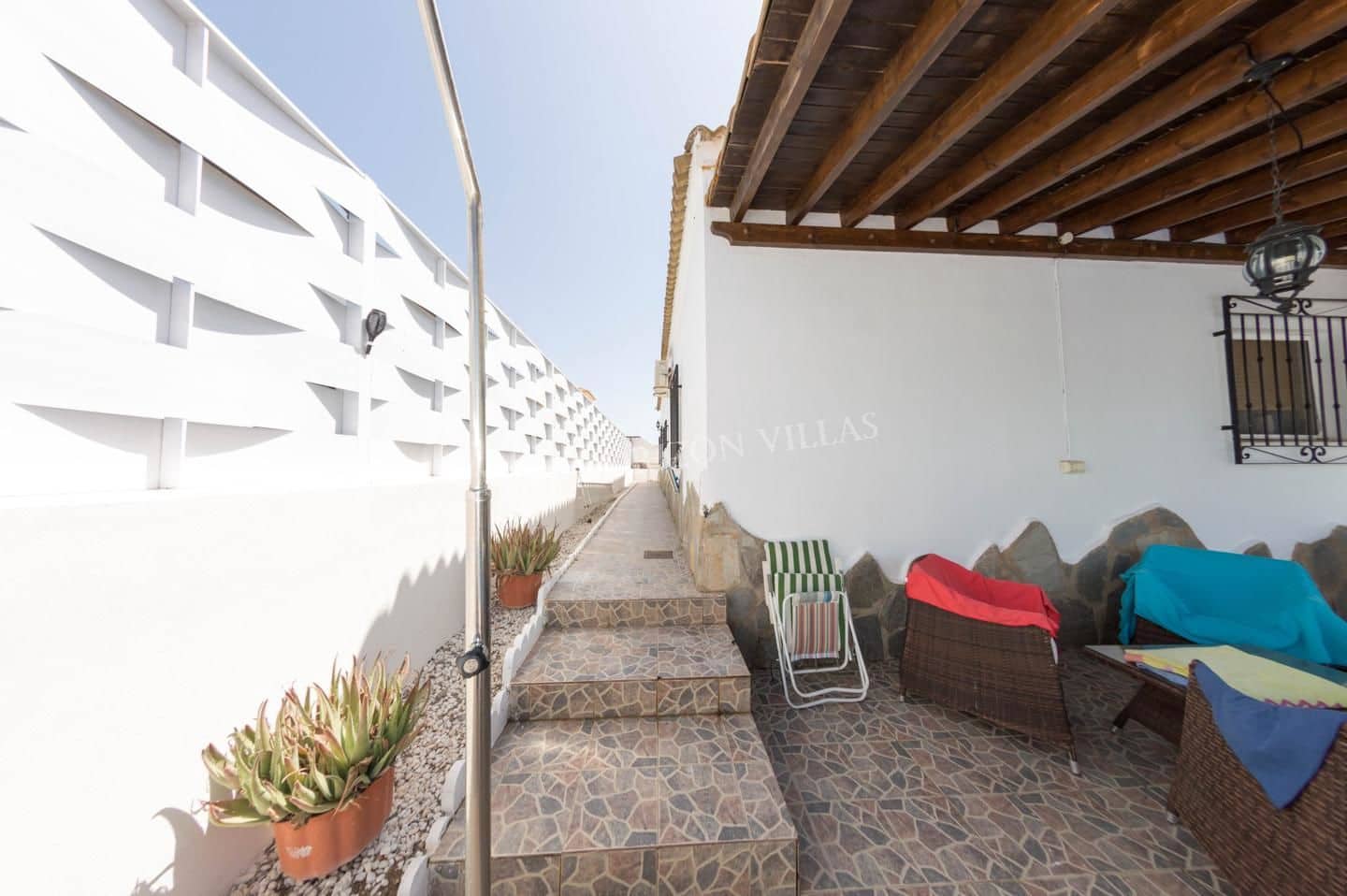 Chalet de 3 habitaciones en Arboleas en alquiler con piscina garaje - 900 € (Ref: 6293927)