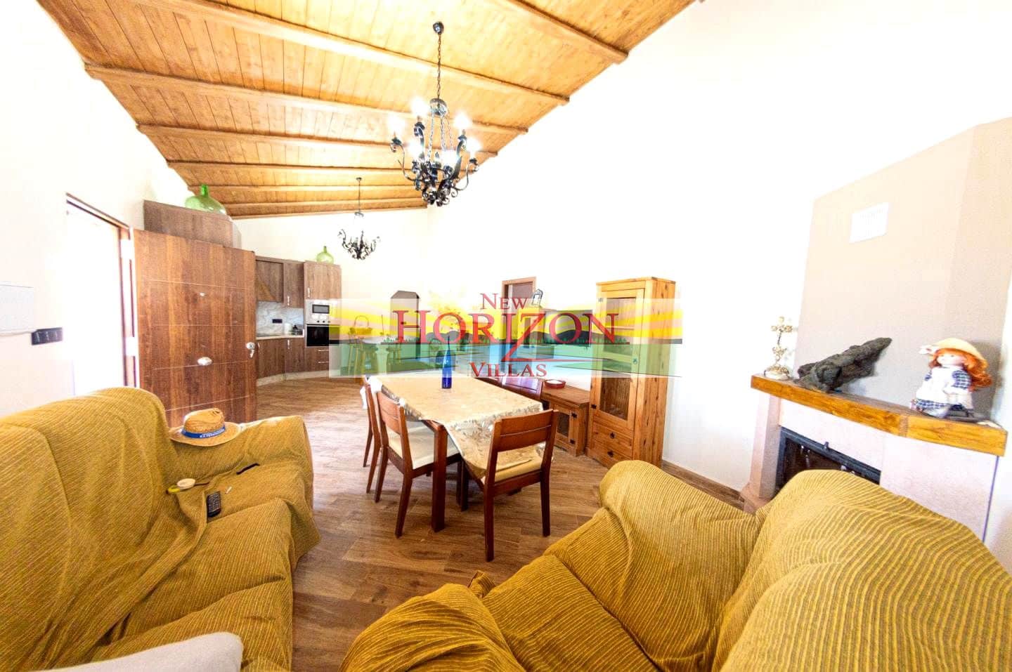 3 makuuhuone Huvila vuokrattavana paikassa Albox mukana uima-altaan - 850 € (Ref: 6904570)