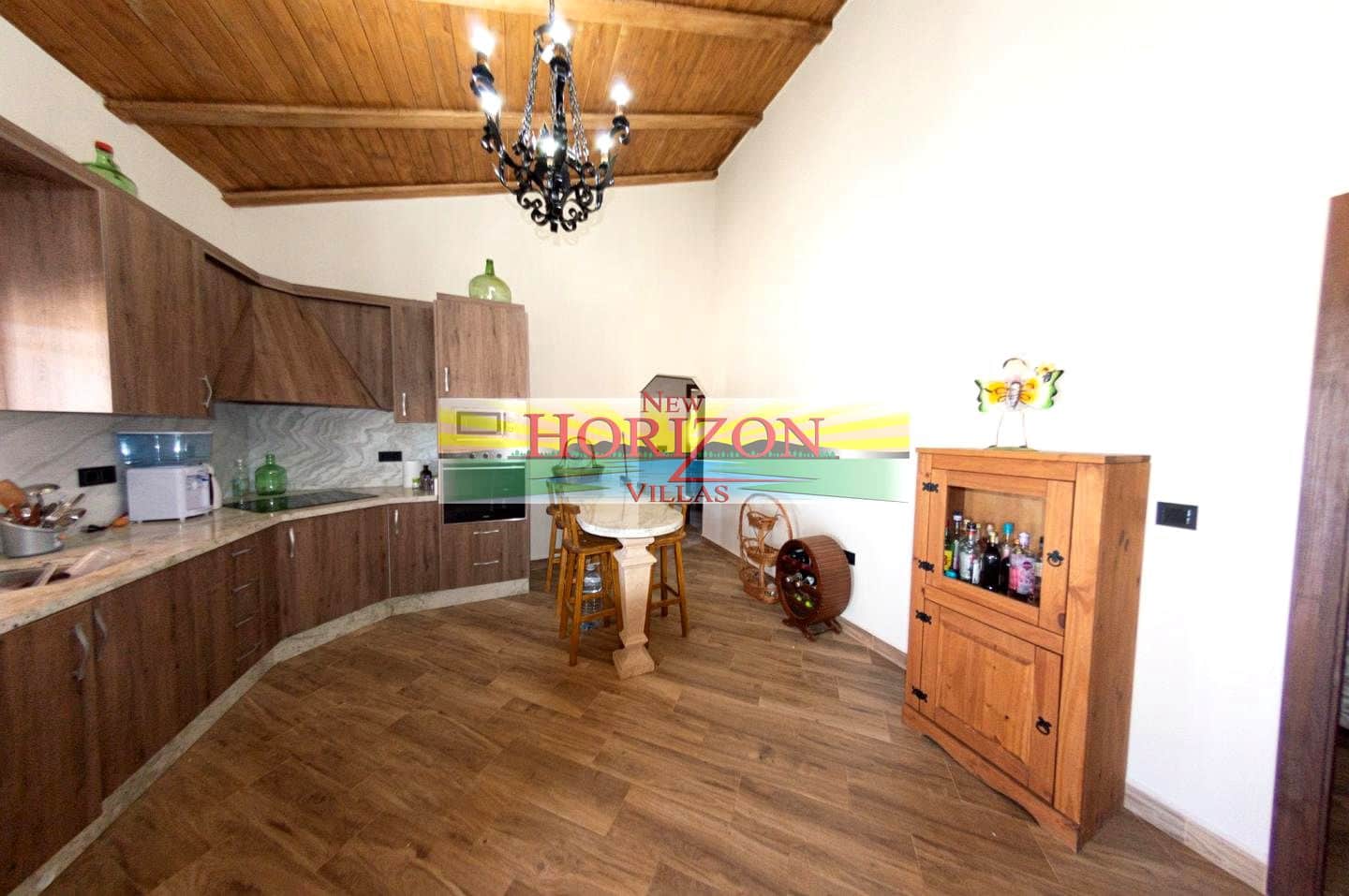 3 makuuhuone Huvila vuokrattavana paikassa Albox mukana uima-altaan - 850 € (Ref: 6904570)