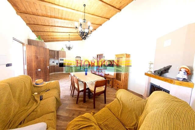 3 makuuhuone Huvila vuokrattavana paikassa Albox mukana uima-altaan - 850 € (Ref: 6904570)