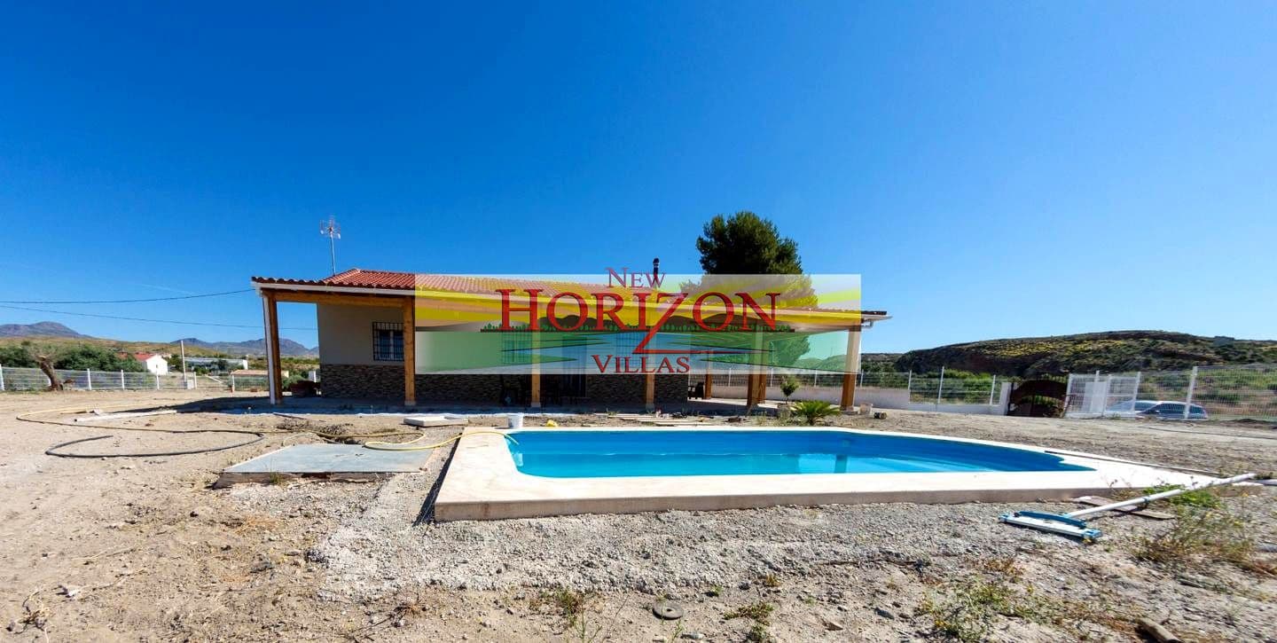 3 makuuhuone Huvila vuokrattavana paikassa Albox mukana uima-altaan - 850 € (Ref: 6904570)