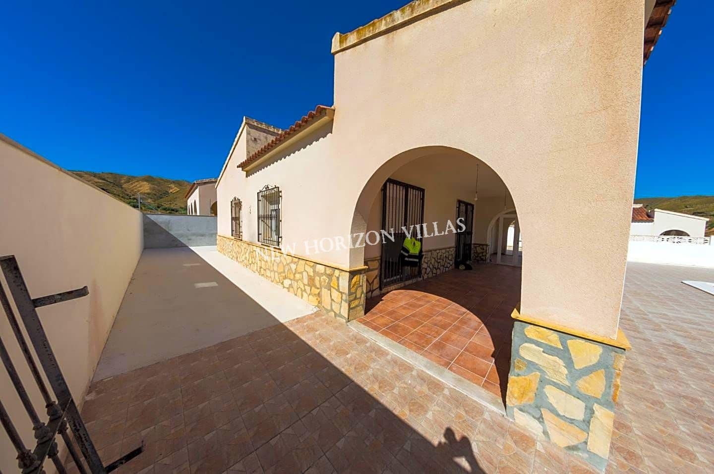 3 bedroom Villa for rent in Arboleas with pool garage - € 900 (Ref: 6943619)
