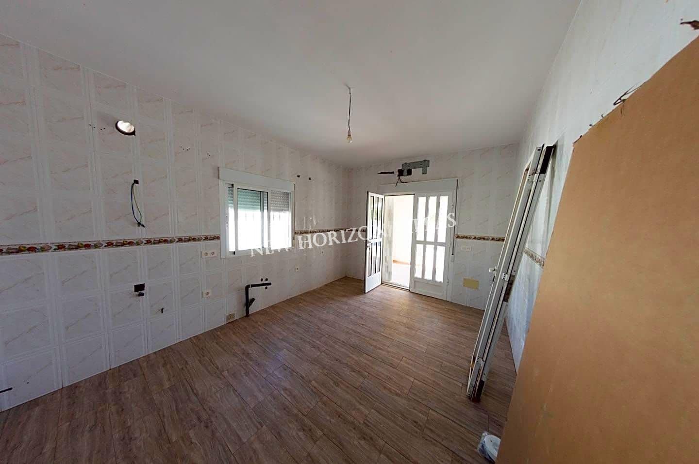 3 bedroom Villa for rent in Arboleas with pool garage - € 900 (Ref: 6943619)