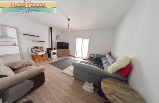 3 bedroom Villa for rent in Arboleas with pool garage - € 900 (Ref: 6943619)