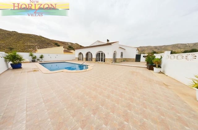 3 bedroom Villa for rent in Arboleas with pool garage - € 900 (Ref: 6943619)
