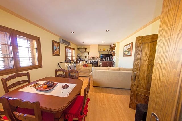 5 Zimmer Villa zu verkaufen in La Alfoquia, Zurgena mit Pool Garage - 249.900 € (Ref: 6947636)