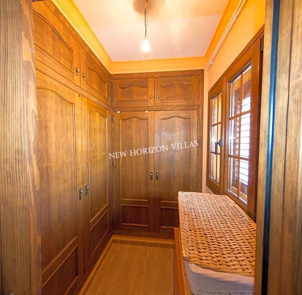 5 slaapkamer Villa te koop in La Alfoquia met zwembad garage - € 249.900 (Ref: 6947636)