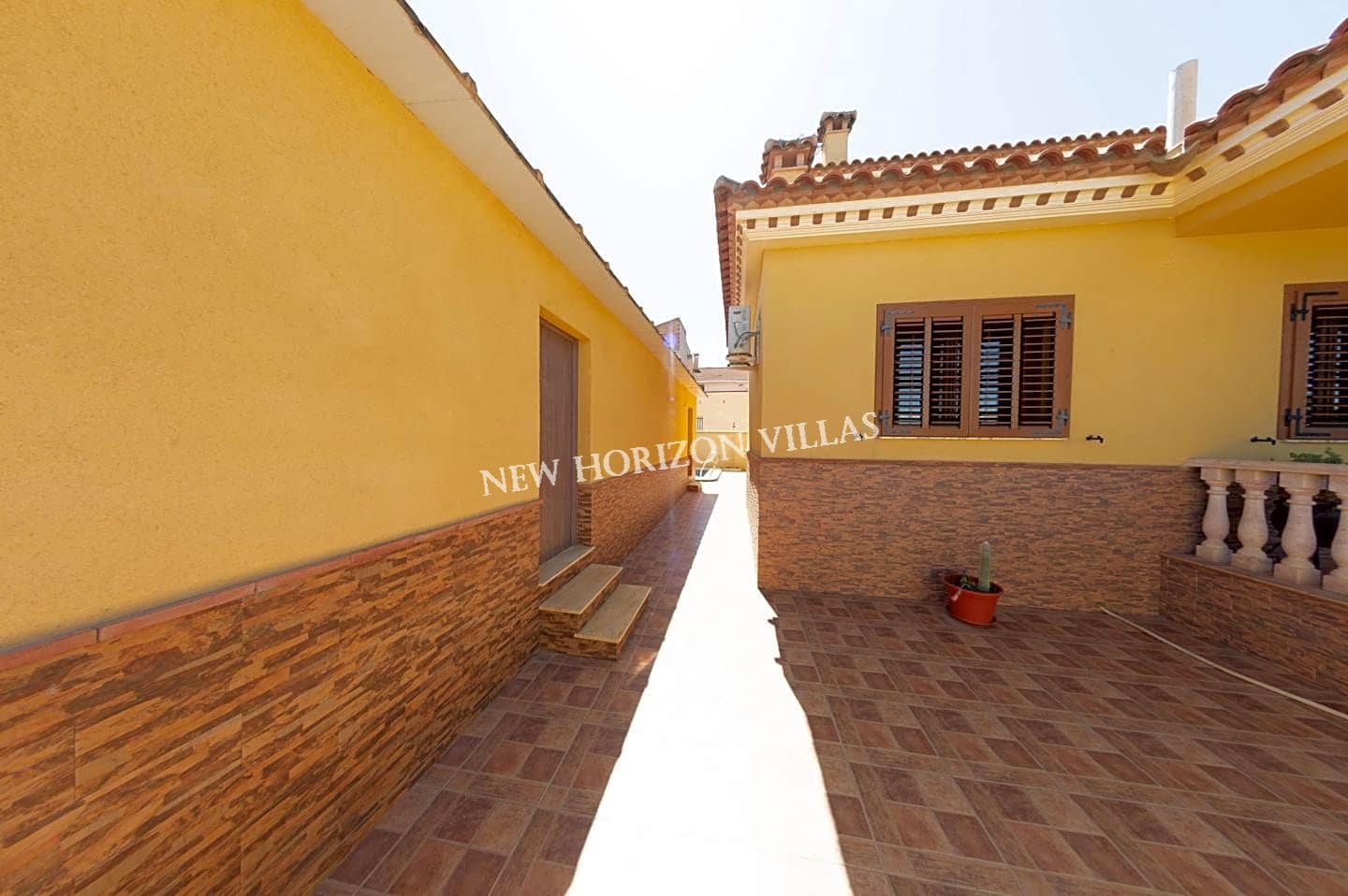 5 slaapkamer Villa te koop in La Alfoquia met zwembad garage - € 249.900 (Ref: 6947636)