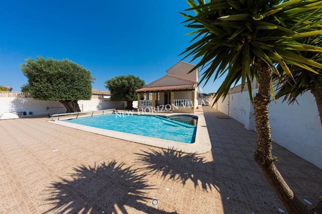 3 Zimmer Villa zu vermieten in Arboleas mit Pool - 900 € (Ref: 6973634)