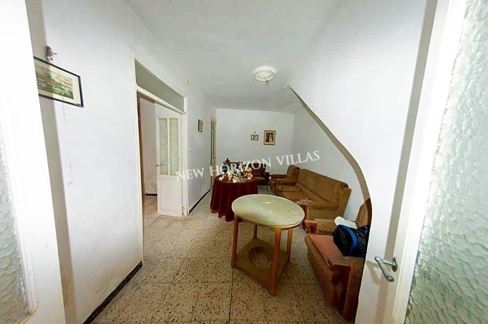 6 makuuhuone Maalaistalo myytävänä paikassa Lubrin - 43 500 € (Ref: 7268420)