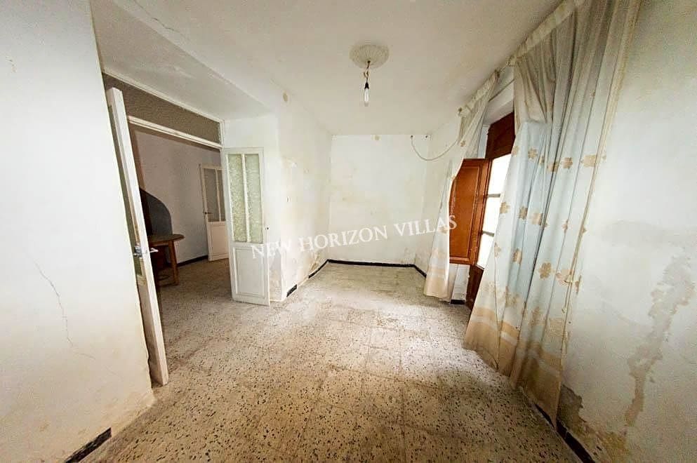 6 makuuhuone Maalaistalo myytävänä paikassa Lubrin - 43 500 € (Ref: 7268420)