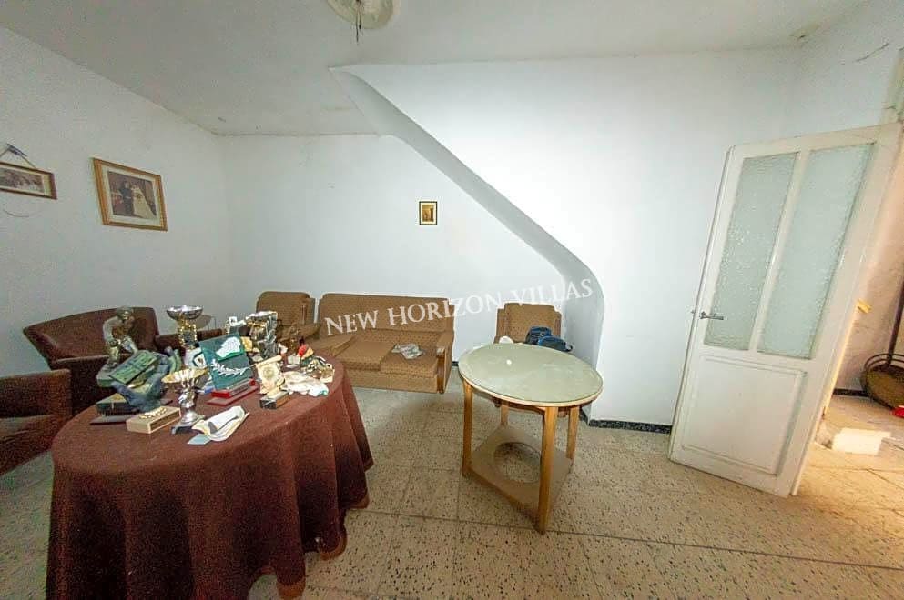 6 makuuhuone Maalaistalo myytävänä paikassa Lubrin - 43 500 € (Ref: 7268420)