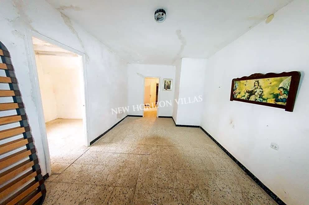 6 makuuhuone Maalaistalo myytävänä paikassa Lubrin - 43 500 € (Ref: 7268420)