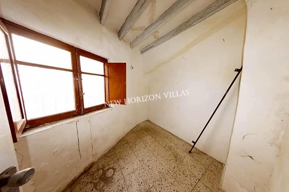 6 makuuhuone Maalaistalo myytävänä paikassa Lubrin - 43 500 € (Ref: 7268420)