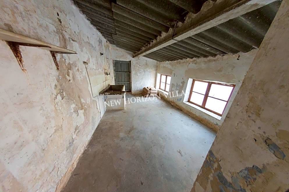 6 makuuhuone Maalaistalo myytävänä paikassa Lubrin - 43 500 € (Ref: 7268420)