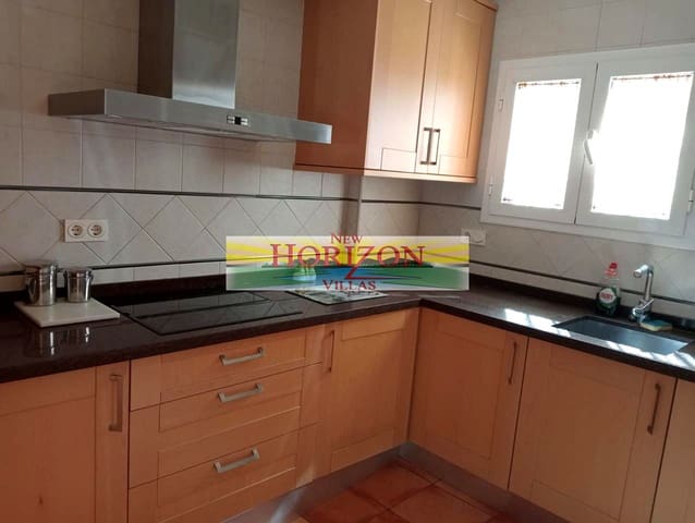 3 bedroom Flat for rent in Mojácar with pool garage - € 600 (Ref: 7286596)