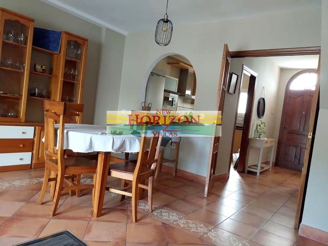 3 bedroom Flat for rent in Mojácar with pool garage - € 600 (Ref: 7286596)