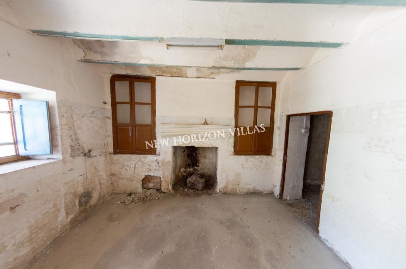 8 bedroom Finca/Country House for sale in Taberno - € 39,995 (Ref: 7524538)