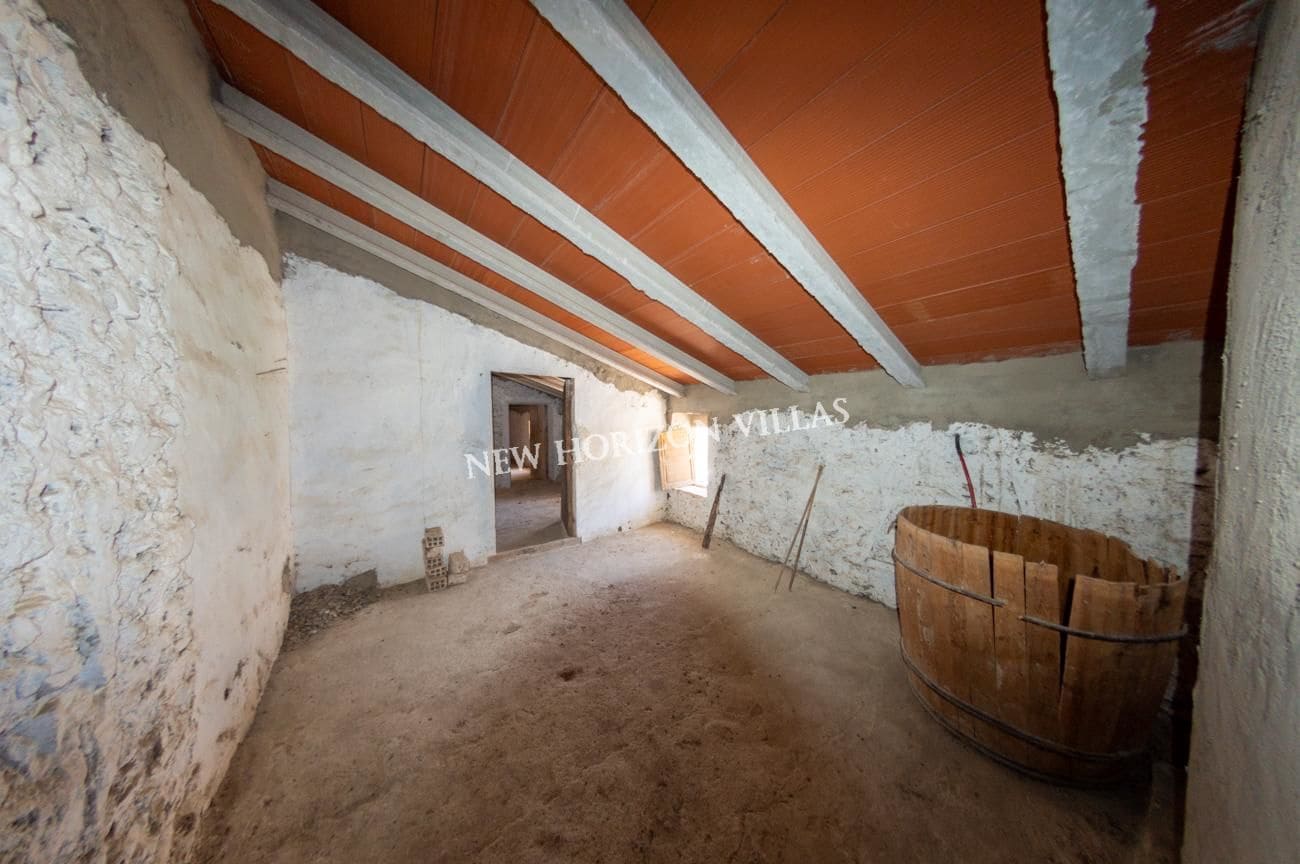 8 bedroom Finca/Country House for sale in Taberno - € 39,995 (Ref: 7524538)