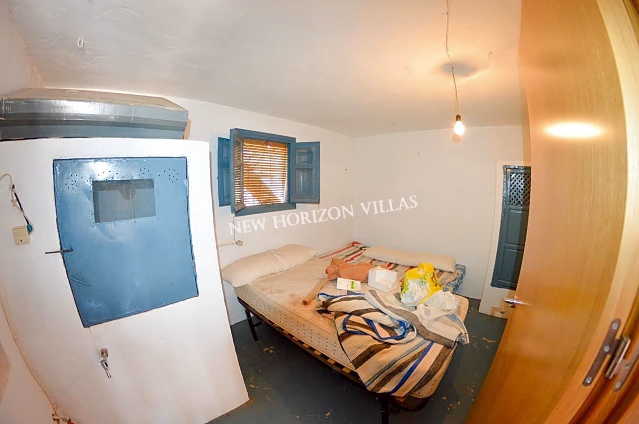 9 soveværelse Villa til salg i Antas - € 140.000 (Ref: 7875014)